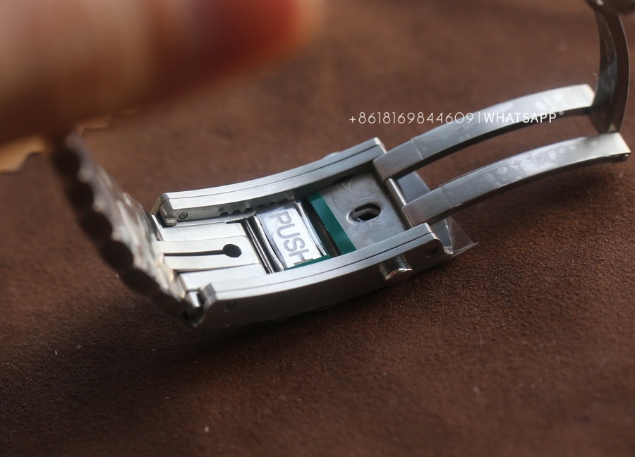 VS factory replicates the Omega Seamaster series 215.30.44.22.01.001 watch 第14张