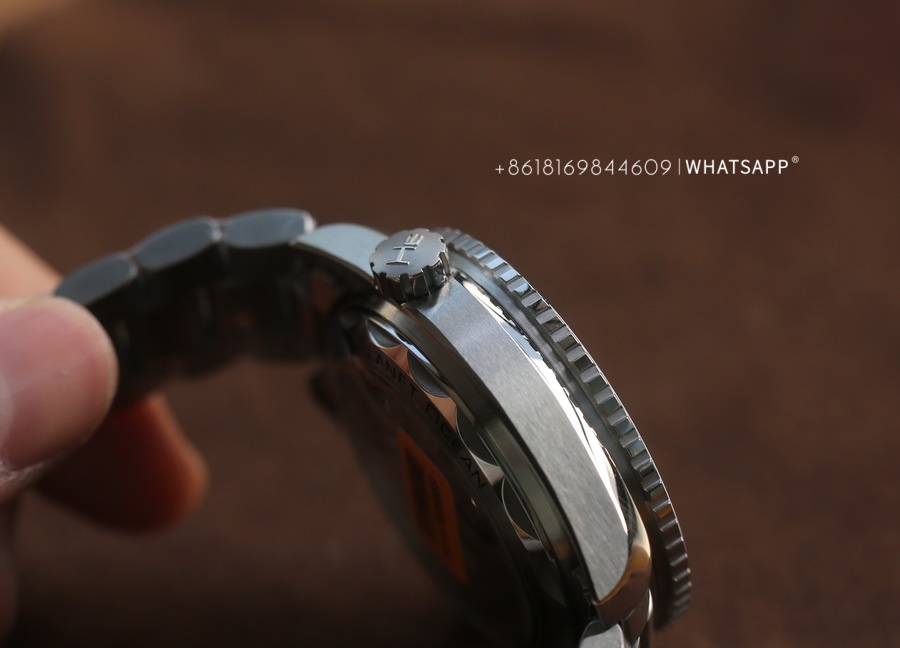 VS factory replicates the Omega Seamaster series 215.30.44.22.01.001 watch 第13张