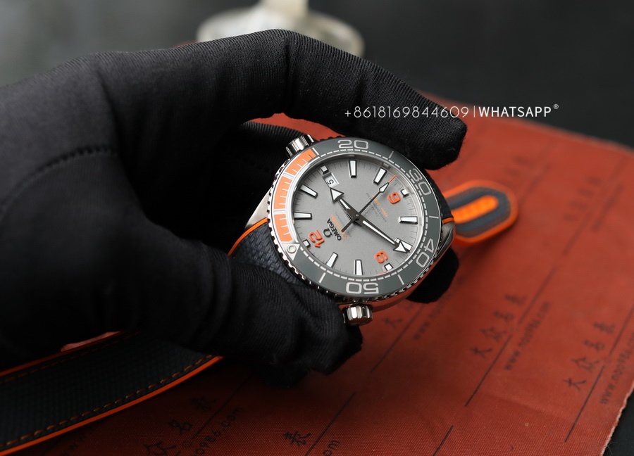Introduction to VS Factory Omega Seamaster 1/4 Orange Titanium Metal 215.92.44.21.99.001 第5张