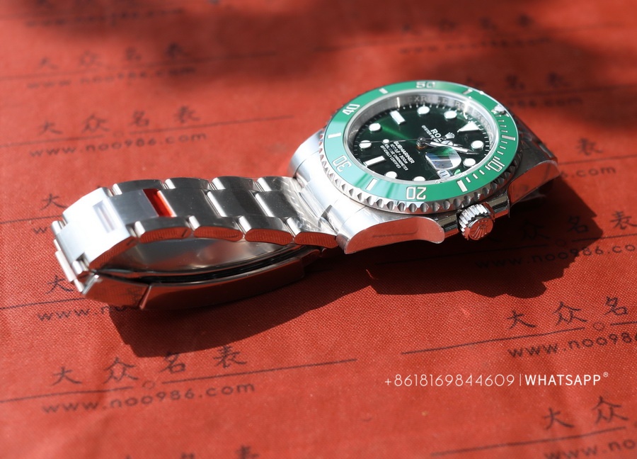Introduction to the Top Replica of Rolex Green Submariner 116610LV-0002 by VS Factory 第10张