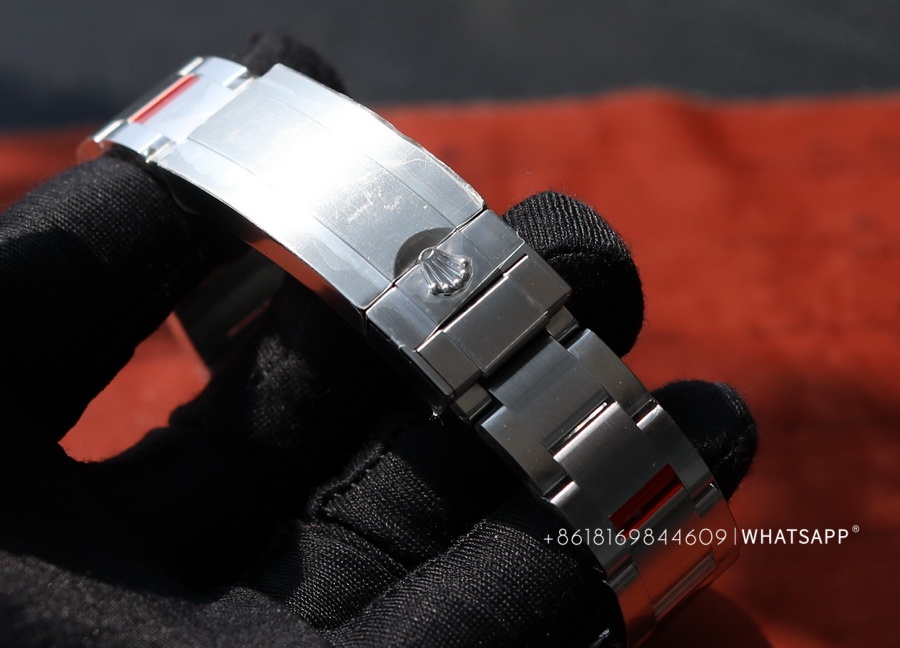 Introduction to the Top Replica of Rolex Green Submariner 116610LV-0002 by VS Factory 第12张