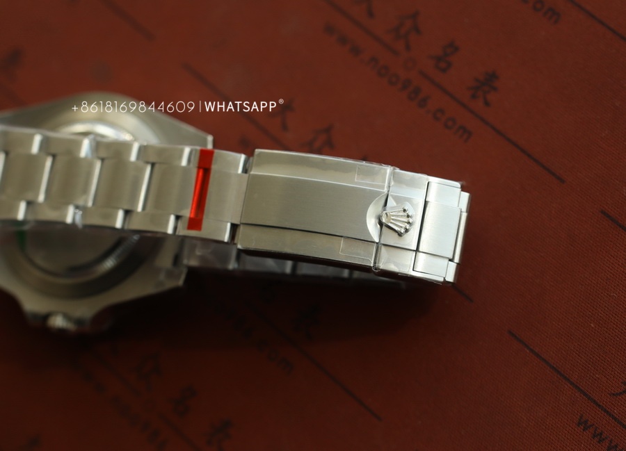 C Factory ROLEX OYSTER PERPETUAL DATE EXPLORER 2 (226570) Replica Watch Introduction 第10张