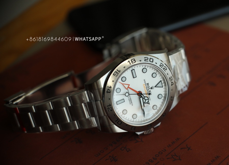 C Factory ROLEX OYSTER PERPETUAL DATE EXPLORER 2 (226570) Replica Watch Introduction 第3张