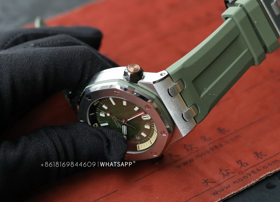 Introduction to APS Factory clone AP ROYAL OAK OFFSHORE 15720ST.OO.A052CA.01 (Avocado Green) 第10张