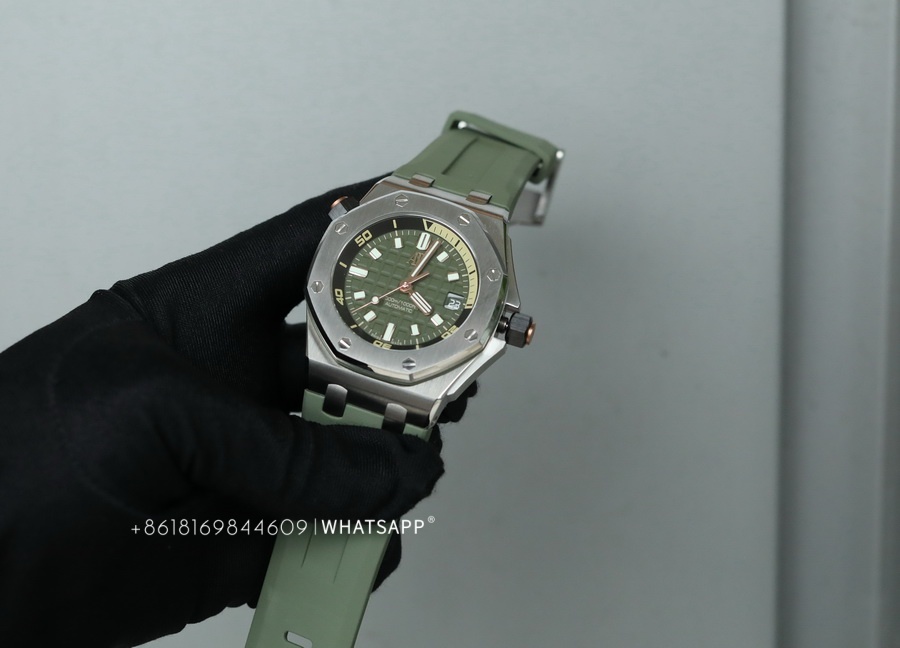 Introduction to APS Factory clone AP ROYAL OAK OFFSHORE 15720ST.OO.A052CA.01 (Avocado Green) 第2张