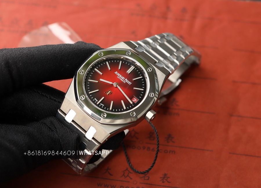 1:1 Replica Audemars Piguet Royal Oak “JUMBO” 16202XT.OO.1240XT.01 for Sale 第4张