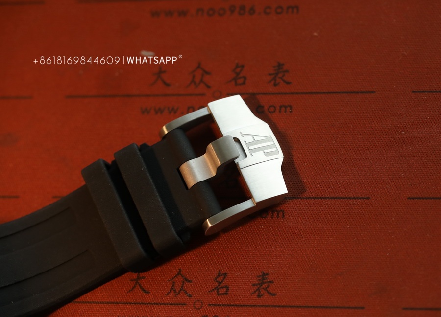 Introduction to the AP15703 Royal Oak Offshore Top Replica Watch by APS Factory 第9张