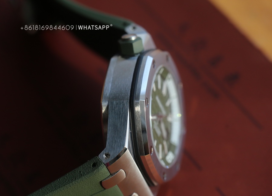 APS Factory replicates the AP Royal Oak Offshore 15710 (Green) – Pictures and Price Introduction 第7张