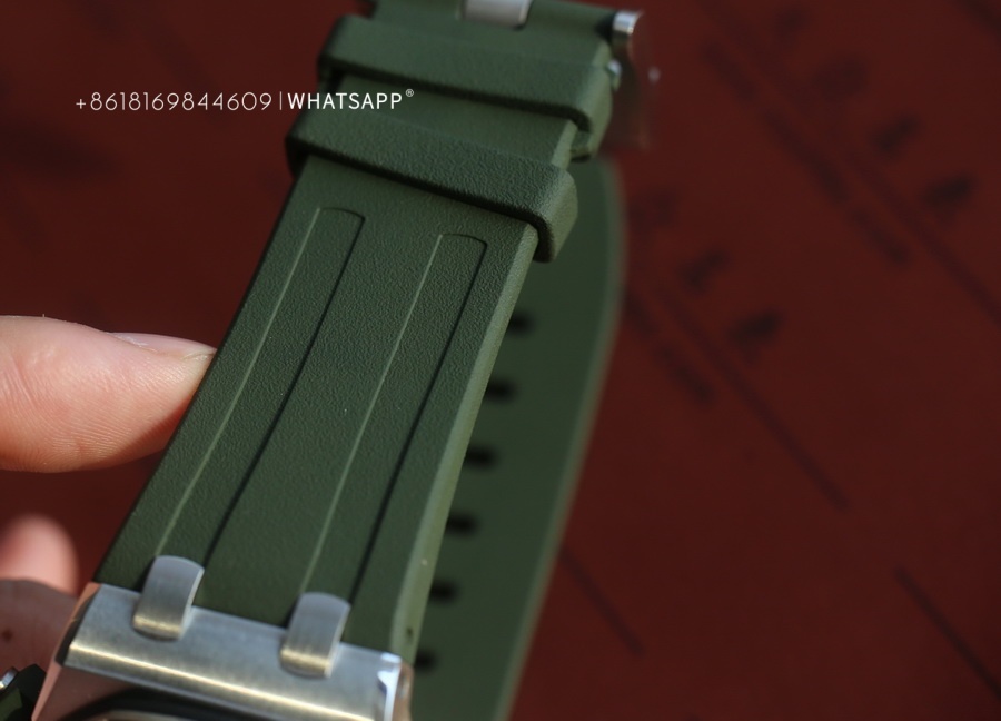APS Factory replicates the AP Royal Oak Offshore 15710 (Green) – Pictures and Price Introduction 第10张