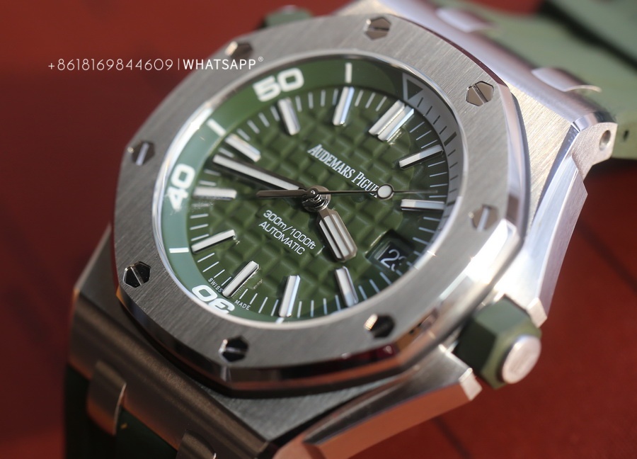 APS Factory replicates the AP Royal Oak Offshore 15710 (Green) – Pictures and Price Introduction 第5张