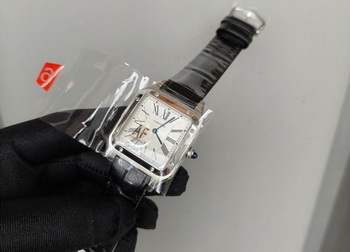 Purchase record of replica Cartier Santos WSSA0085 watch bought by a US buyer.