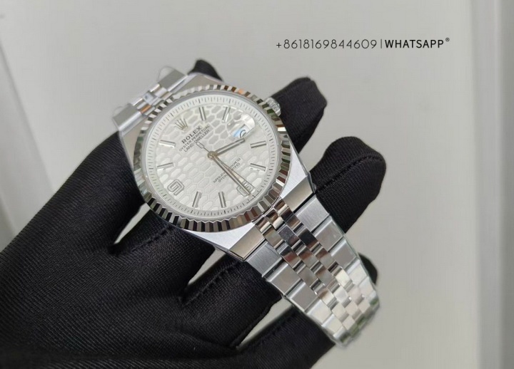 Purchase Record of a Rolex Land-Dweller Replica Watch from a Customer in Russia 第3张