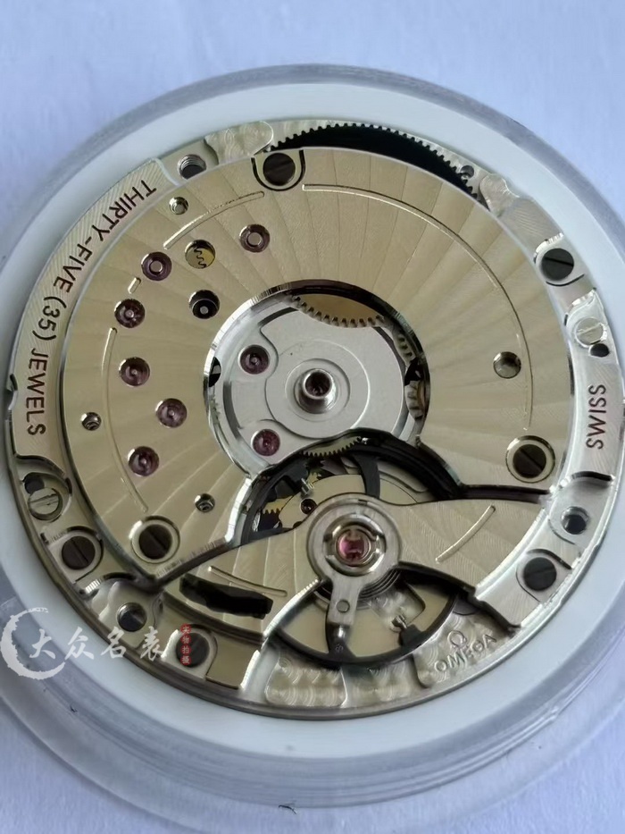 OR Factory (GF Factory) OMEGA Seamaster 300 No-Regulator Movement vs. VS Factory – Which One Is Better? 第7张