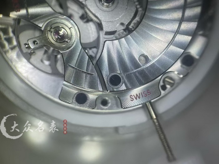 OR Factory (GF Factory) OMEGA Seamaster 300 No-Regulator Movement vs. VS Factory – Which One Is Better? 第6张