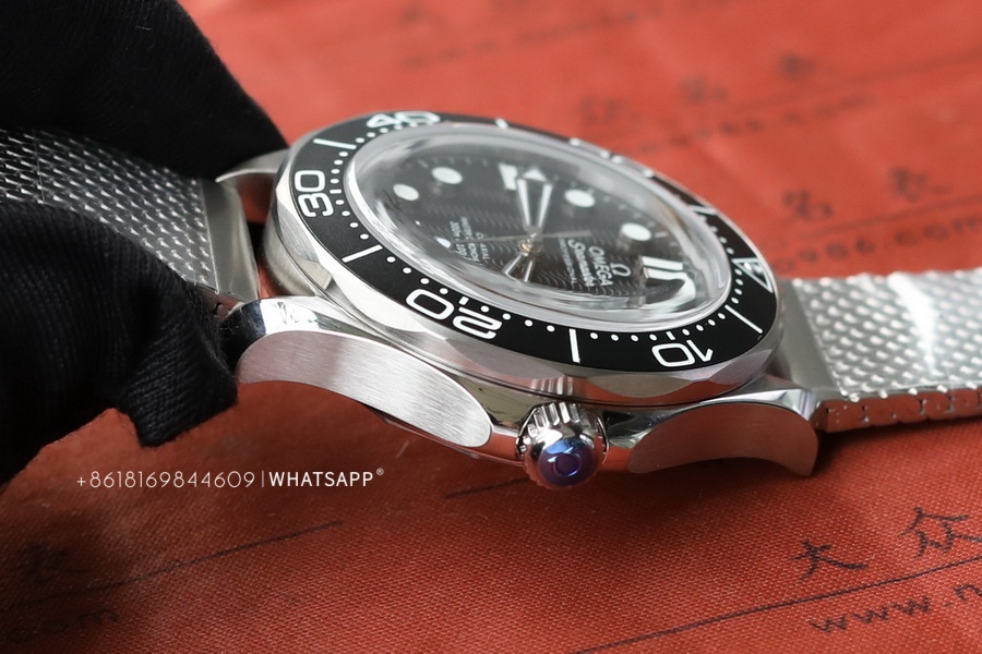Information about the VS Factory Omega Seamaster 300 210.30.42.20.01.010 replica watch 第6张