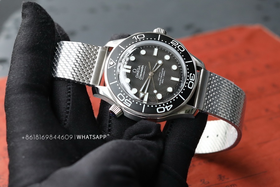 Information about the VS Factory Omega Seamaster 300 210.30.42.20.01.010 replica watch 第9张