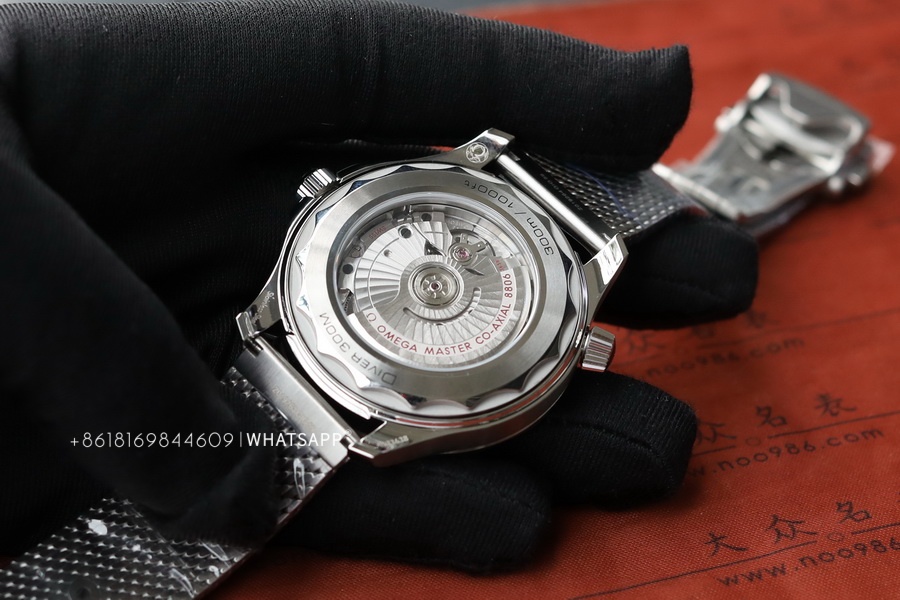 Information about the VS Factory Omega Seamaster 300 210.30.42.20.01.010 replica watch 第11张