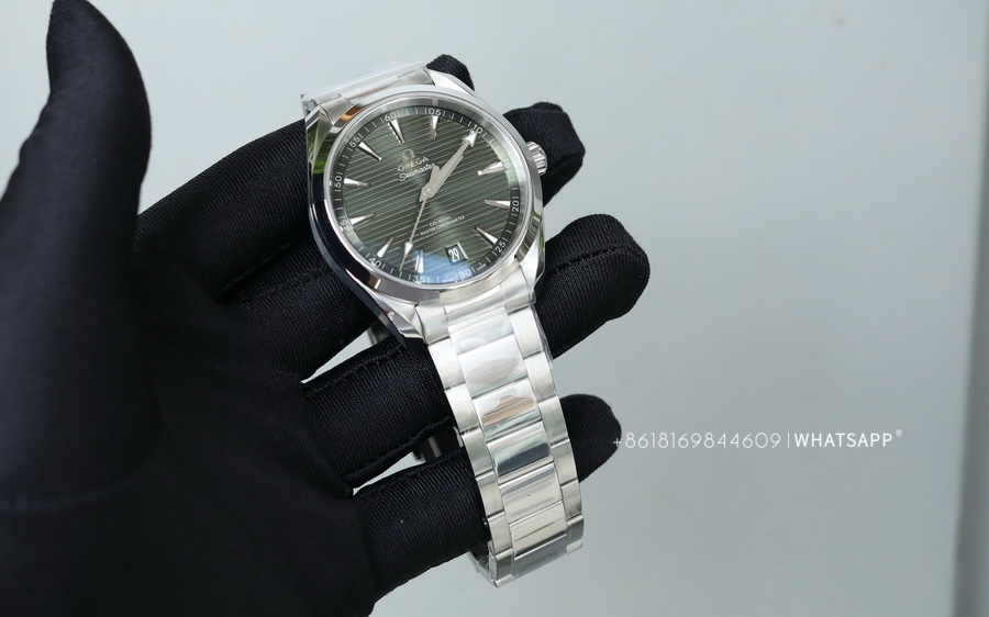 Introduction to the Omega Seamaster 220.10.41.21.10.001 Replica Watch from the VS Factory 第2张