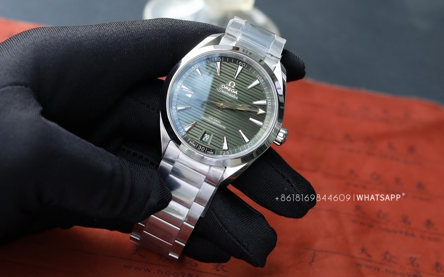 Introduction to the Omega Seamaster 220.10.41.21.10.001 Replica Watch from the VS Factory 第11张