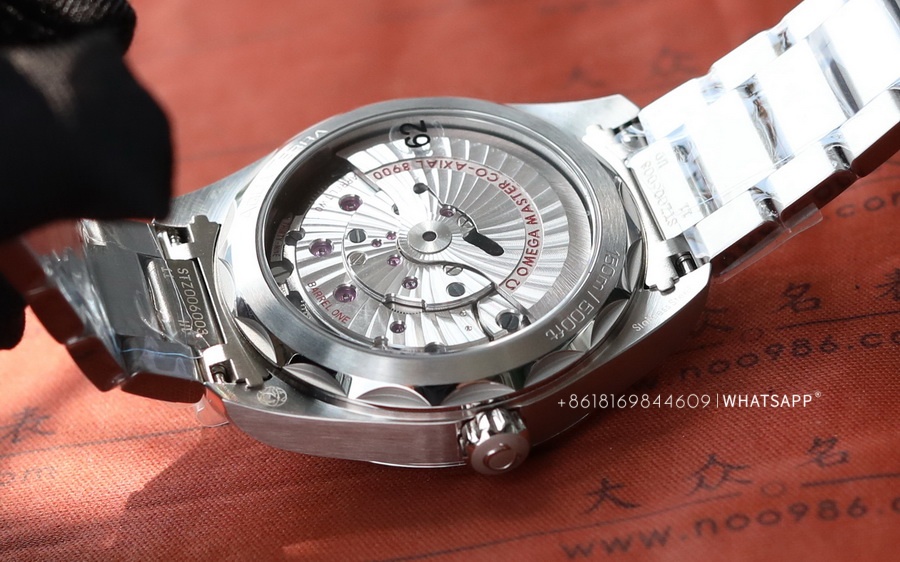Introduction to the Omega Seamaster 220.10.41.21.10.001 Replica Watch from the VS Factory 第12张