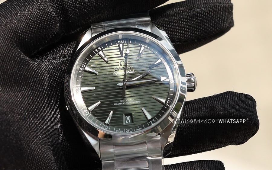 Introduction to the Omega Seamaster 220.10.41.21.10.001 Replica Watch from the VS Factory 第6张