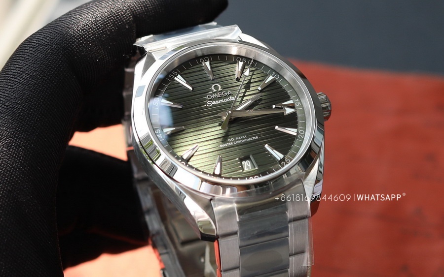 Introduction to the Omega Seamaster 220.10.41.21.10.001 Replica Watch from the VS Factory 第8张