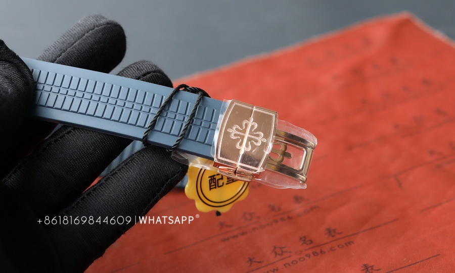 Patek Philippe Aquanaut 5261R-001 Weighted Replica Watch Introduction 第15张